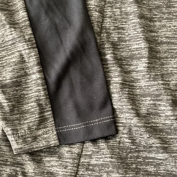 Lightweight Pullover - Picture 2 of 3